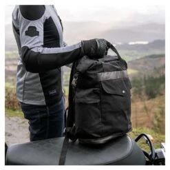 Knox Trekker Backpack -Biker outfit knox trekker backpack 2