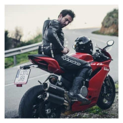 Kriega R3 Waist Pack -Biker outfit kriega r3 waist pack 5