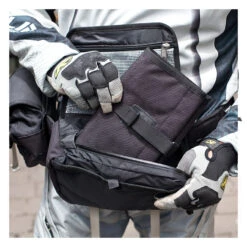 Kriega R8 Waist Pack 7 Kriega R8 Waist Pack -Biker outfit kriega r8 waist pack 2