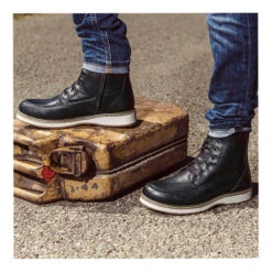 Segura Livingston -Biker outfit segura livingston 2